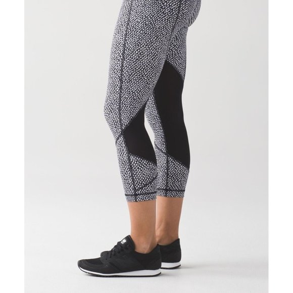 Lululemon Leggings Pace Rival Crop Scatter Star Black Luxtreme - Picture 4 of 15